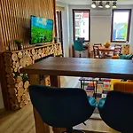 Wooden Paradise Next To Gondola Apartment